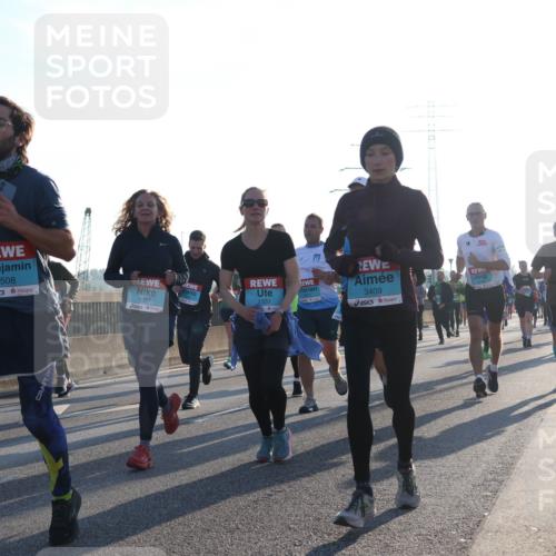 03.10.2025 - Köhlbrandbrückenlauf Luisa Fischer http://msf.ph/oto/8991681 03.10.2025 10:16:46 Position 3 2015, 20, 1508, 1331, 1327, 3409, 3410, 1 meine-sportfotos.de