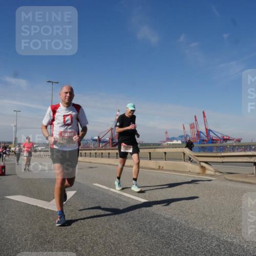 03.10.2025 - Köhlbrandbrückenlauf Matties Gatica Varas http://msf.ph/oto/8991693 03.10.2025 12:42:55 Position 2  meine-sportfotos.de