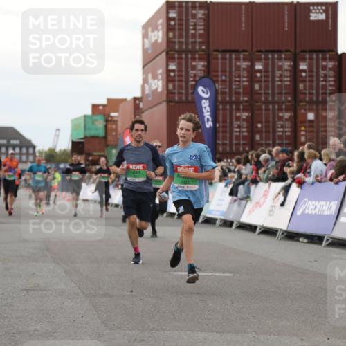 03.10.2025 - Köhlbrandbrückenlauf Yannick Fuchs http://msf.ph/oto/8991696 03.10.2025 16:02:58 Ziel 7125, 7278, 7386, 7673, 7923, 9023, 9294, 9569, 9570, 9619 meine-sportfotos.de