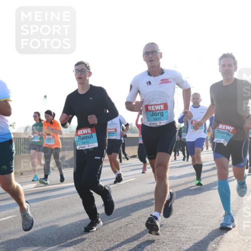 03.10.2025 - Köhlbrandbrückenlauf Luisa Fischer http://msf.ph/oto/8991705 03.10.2025 10:16:48 Position 3 3071, 3411, 3410, 290 meine-sportfotos.de