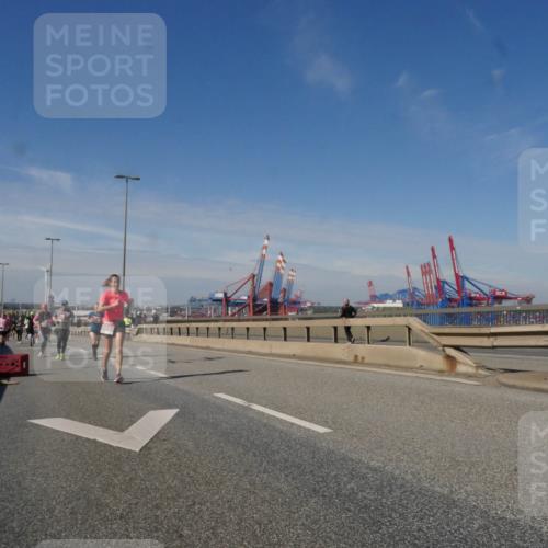 03.10.2025 - Köhlbrandbrückenlauf Matties Gatica Varas http://msf.ph/oto/8991713 03.10.2025 12:42:57 Position 2  meine-sportfotos.de
