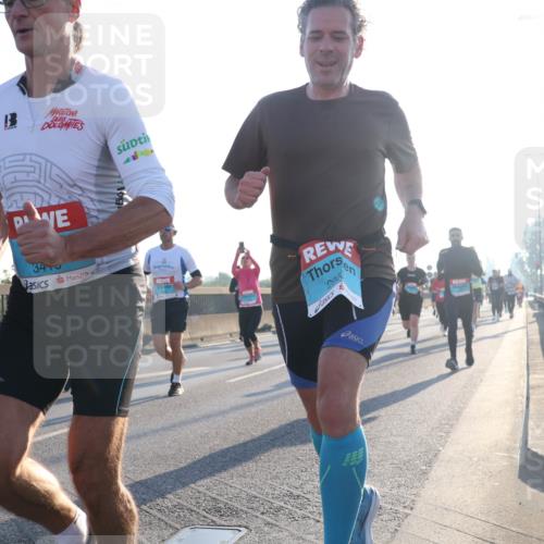 03.10.2025 - Köhlbrandbrückenlauf Luisa Fischer http://msf.ph/oto/8991714 03.10.2025 10:16:49 Position 3 3410, 2903 meine-sportfotos.de