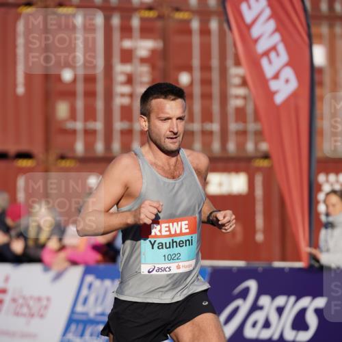 03.10.2025 - Köhlbrandbrückenlauf Michael Burmester http://msf.ph/oto/8991720 03.10.2025 09:49:23 Ziel 1022, 3203 meine-sportfotos.de