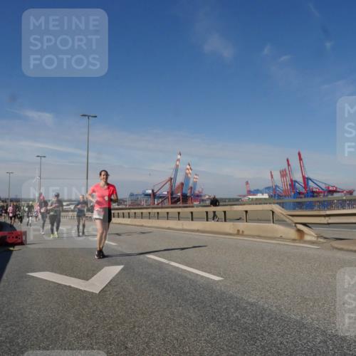 03.10.2025 - Köhlbrandbrückenlauf Matties Gatica Varas http://msf.ph/oto/8991722 03.10.2025 12:42:58 Position 2 118 meine-sportfotos.de