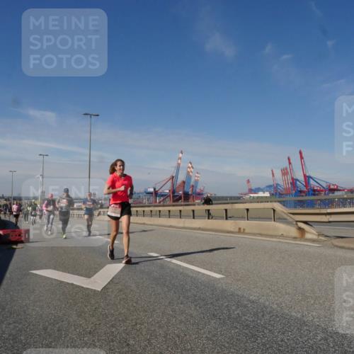 03.10.2025 - Köhlbrandbrückenlauf Matties Gatica Varas http://msf.ph/oto/8991725 03.10.2025 12:42:58 Position 2 118 meine-sportfotos.de