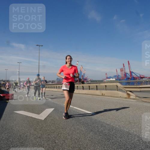 03.10.2025 - Köhlbrandbrückenlauf Matties Gatica Varas http://msf.ph/oto/8991736 03.10.2025 12:42:59 Position 2 18 meine-sportfotos.de