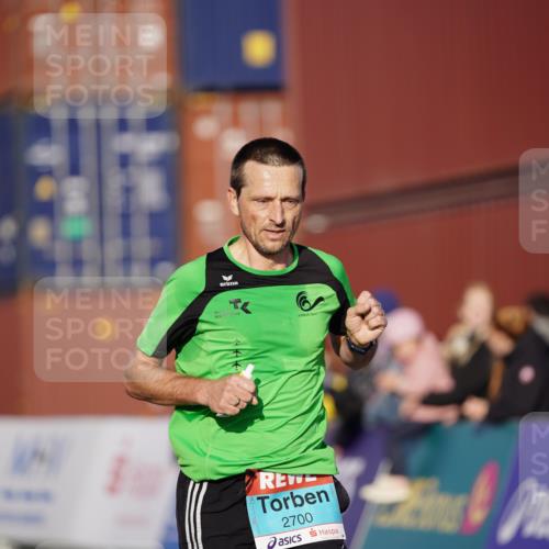 03.10.2025 - Köhlbrandbrückenlauf Michael Burmester http://msf.ph/oto/8991739 03.10.2025 09:49:36 Ziel 2700 meine-sportfotos.de