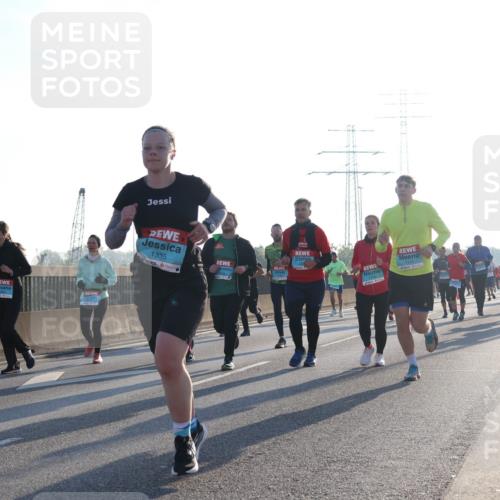 03.10.2025 - Köhlbrandbrückenlauf Luisa Fischer http://msf.ph/oto/8991741 03.10.2025 10:16:52 Position 3 1484, 1335, 1111, 1 meine-sportfotos.de