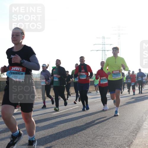 03.10.2025 - Köhlbrandbrückenlauf Luisa Fischer http://msf.ph/oto/8991743 03.10.2025 10:16:52 Position 3 1335, 1534, 1716, 1111, 1 meine-sportfotos.de