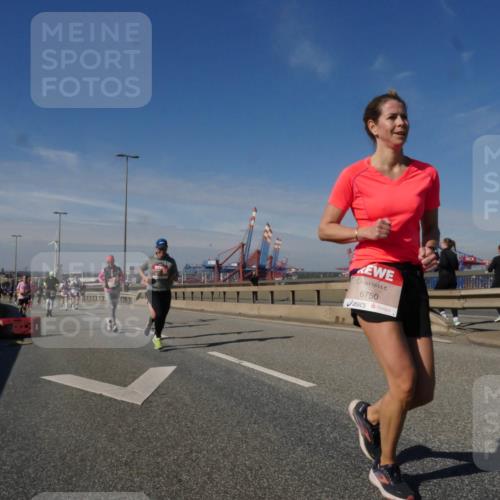 03.10.2025 - Köhlbrandbrückenlauf Matties Gatica Varas http://msf.ph/oto/8991745 03.10.2025 12:43:00 Position 2 6750 meine-sportfotos.de