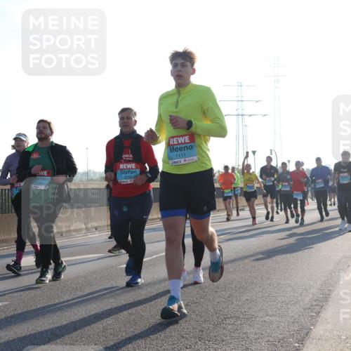 03.10.2025 - Köhlbrandbrückenlauf Luisa Fischer http://msf.ph/oto/8991751 03.10.2025 10:16:53 Position 3 3272, 1111, 1534, 1 meine-sportfotos.de