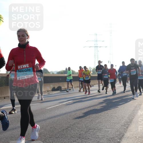 03.10.2025 - Köhlbrandbrückenlauf Luisa Fischer http://msf.ph/oto/8991763 03.10.2025 10:16:54 Position 3 1716 meine-sportfotos.de