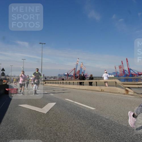 03.10.2025 - Köhlbrandbrückenlauf Matties Gatica Varas http://msf.ph/oto/8991779 03.10.2025 12:43:04 Position 2 114 meine-sportfotos.de