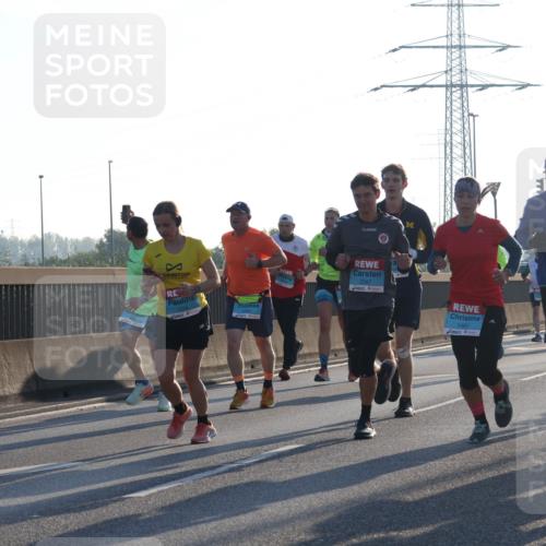 03.10.2025 - Köhlbrandbrückenlauf Luisa Fischer http://msf.ph/oto/8991781 03.10.2025 10:16:55 Position 3 3334, 2587, 1461, 1336 meine-sportfotos.de
