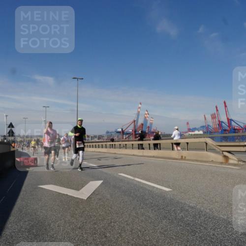 03.10.2025 - Köhlbrandbrückenlauf Matties Gatica Varas http://msf.ph/oto/8991784 03.10.2025 12:43:05 Position 2  meine-sportfotos.de