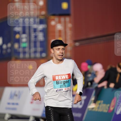 03.10.2025 - Köhlbrandbrückenlauf Michael Burmester http://msf.ph/oto/8991795 03.10.2025 09:49:54 Ziel 2176 meine-sportfotos.de