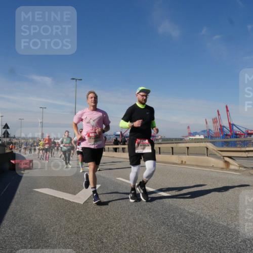 03.10.2025 - Köhlbrandbrückenlauf Matties Gatica Varas http://msf.ph/oto/8991801 03.10.2025 12:43:07 Position 2  meine-sportfotos.de