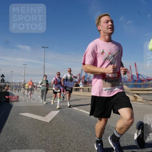 03.10.2025 - Köhlbrandbrückenlauf Matties Gatica Varas http://msf.ph/oto/8991811 03.10.2025 12:43:08 Position 2 5870 meine-sportfotos.de