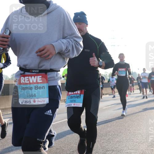03.10.2025 - Köhlbrandbrückenlauf Luisa Fischer http://msf.ph/oto/8991815 03.10.2025 10:16:58 Position 3 1849, 1544, 1876 meine-sportfotos.de