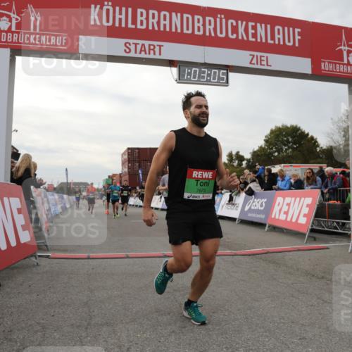 03.10.2025 - Köhlbrandbrückenlauf Yannick Fuchs http://msf.ph/oto/8991820 03.10.2025 16:03:03 Ziel 7125, 7231, 7265, 7290, 7300, 7673, 7923, 8994, 9023, 9294, 9569, 9570, 9619 meine-sportfotos.de