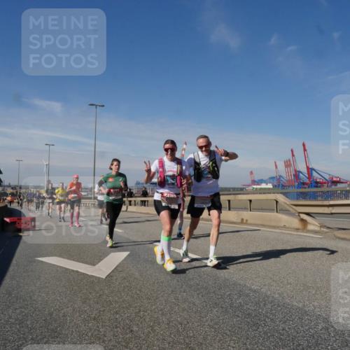 03.10.2025 - Köhlbrandbrückenlauf Matties Gatica Varas http://msf.ph/oto/8991822 03.10.2025 12:43:09 Position 2  meine-sportfotos.de