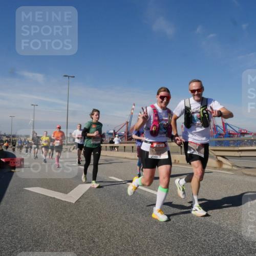 03.10.2025 - Köhlbrandbrückenlauf Matties Gatica Varas http://msf.ph/oto/8991825 03.10.2025 12:43:09 Position 2 6814, 118 meine-sportfotos.de