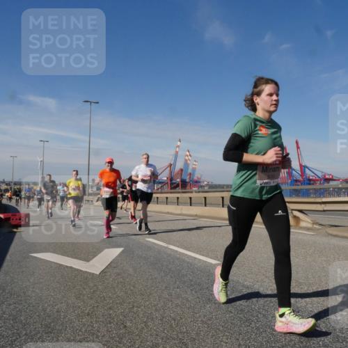 03.10.2025 - Köhlbrandbrückenlauf Matties Gatica Varas http://msf.ph/oto/8991837 03.10.2025 12:43:11 Position 2 5763, 18 meine-sportfotos.de