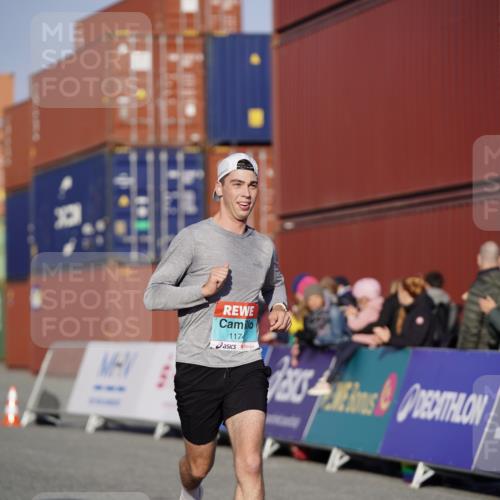 03.10.2025 - Köhlbrandbrückenlauf Michael Burmester http://msf.ph/oto/8991840 03.10.2025 09:50:20 Ziel 1174, 2702, 3463 meine-sportfotos.de