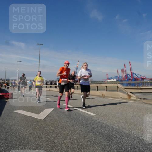 03.10.2025 - Köhlbrandbrückenlauf Matties Gatica Varas http://msf.ph/oto/8991844 03.10.2025 12:43:11 Position 2 18 meine-sportfotos.de
