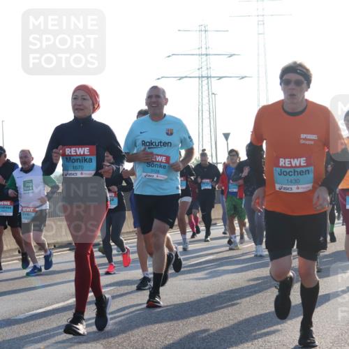 03.10.2025 - Köhlbrandbrückenlauf Luisa Fischer http://msf.ph/oto/8991863 03.10.2025 10:17:02 Position 3 1670, 3128, 1430, 1598 meine-sportfotos.de