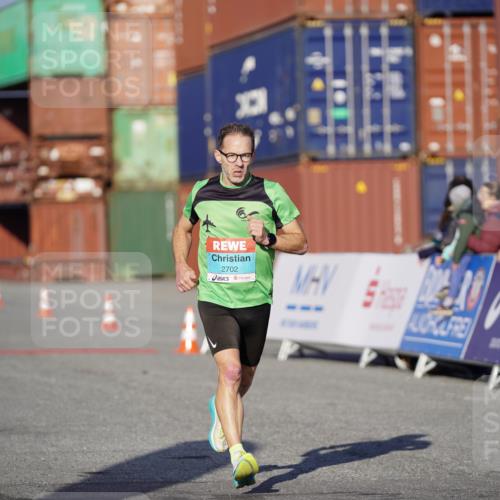 03.10.2025 - Köhlbrandbrückenlauf Michael Burmester http://msf.ph/oto/8991864 03.10.2025 09:50:23 Ziel 1174, 2702, 3463 meine-sportfotos.de