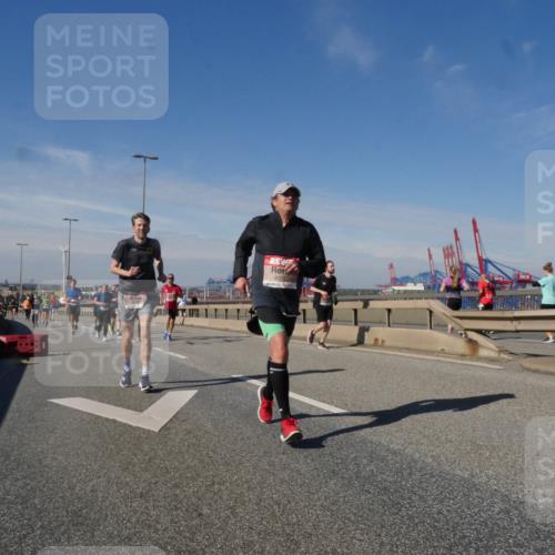 03.10.2025 - Köhlbrandbrückenlauf Matties Gatica Varas http://msf.ph/oto/8991868 03.10.2025 12:43:14 Position 2 4375, 118 meine-sportfotos.de