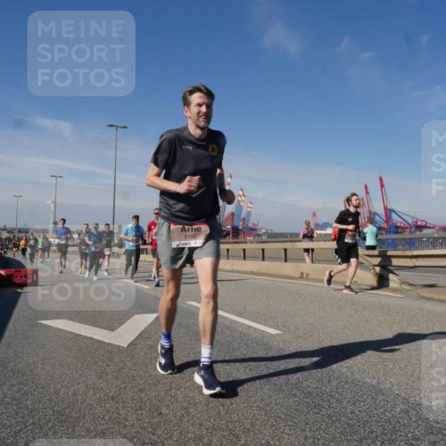 03.10.2025 - Köhlbrandbrückenlauf Matties Gatica Varas http://msf.ph/oto/8991882 03.10.2025 12:43:16 Position 2 118, 5792 meine-sportfotos.de