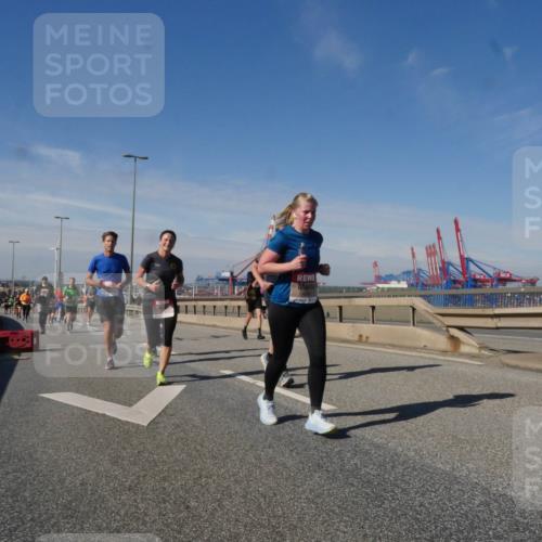 03.10.2025 - Köhlbrandbrückenlauf Matties Gatica Varas http://msf.ph/oto/8991914 03.10.2025 12:43:20 Position 2  meine-sportfotos.de
