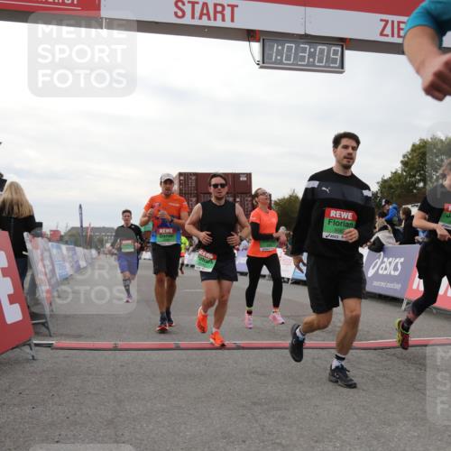 03.10.2025 - Köhlbrandbrückenlauf Yannick Fuchs http://msf.ph/oto/8991916 03.10.2025 16:03:07 Ziel 7016, 7098, 7125, 7231, 7265, 7290, 7300, 7721, 8994, 9294, 9569, 9570, 9657 meine-sportfotos.de