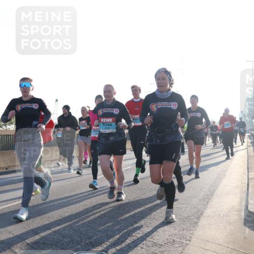 03.10.2025 - Köhlbrandbrückenlauf Luisa Fischer http://msf.ph/oto/8991917 03.10.2025 10:17:07 Position 3 3006 meine-sportfotos.de