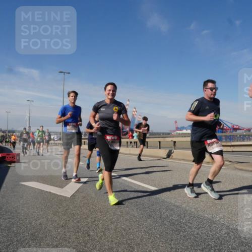 03.10.2025 - Köhlbrandbrückenlauf Matties Gatica Varas http://msf.ph/oto/8991921 03.10.2025 12:43:21 Position 2 6459 meine-sportfotos.de