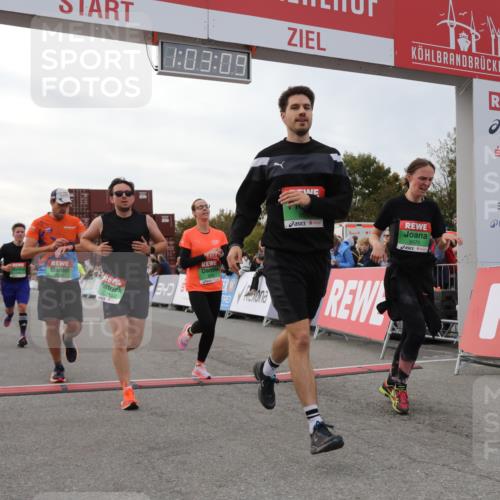 03.10.2025 - Köhlbrandbrückenlauf Yannick Fuchs http://msf.ph/oto/8991923 03.10.2025 16:03:07 Ziel 7016, 7098, 7125, 7231, 7265, 7290, 7300, 7721, 8994, 9294, 9569, 9570, 9657 meine-sportfotos.de