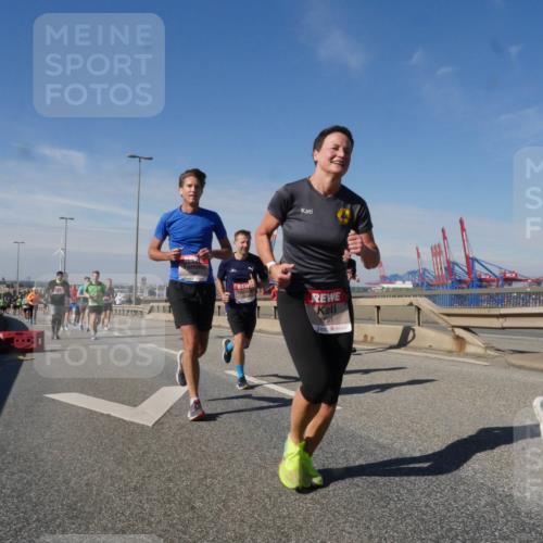 03.10.2025 - Köhlbrandbrückenlauf Matties Gatica Varas http://msf.ph/oto/8991925 03.10.2025 12:43:21 Position 2 5791 meine-sportfotos.de