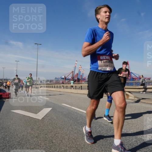 03.10.2025 - Köhlbrandbrückenlauf Matties Gatica Varas http://msf.ph/oto/8991933 03.10.2025 12:43:22 Position 2 6562, 118 meine-sportfotos.de