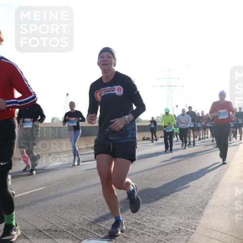 03.10.2025 - Köhlbrandbrückenlauf Luisa Fischer http://msf.ph/oto/8991934 03.10.2025 10:17:08 Position 3 2560 meine-sportfotos.de