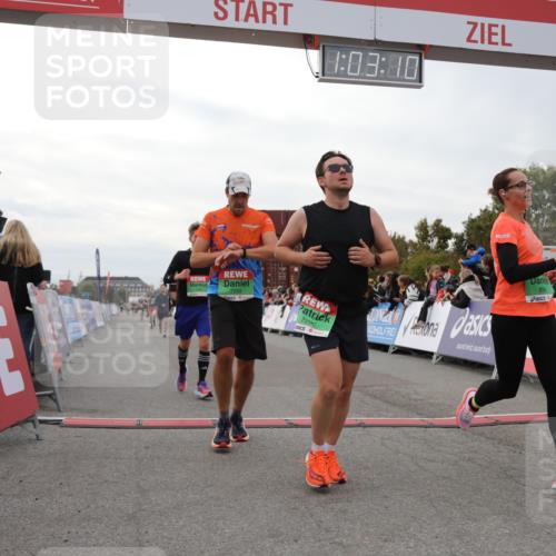 03.10.2025 - Köhlbrandbrückenlauf Yannick Fuchs http://msf.ph/oto/8991943 03.10.2025 16:03:08 Ziel 7016, 7098, 7125, 7231, 7265, 7290, 7300, 7721, 8994, 9294, 9569, 9570, 9657 meine-sportfotos.de