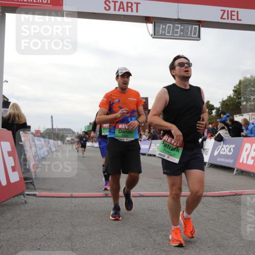 03.10.2025 - Köhlbrandbrückenlauf Yannick Fuchs http://msf.ph/oto/8991950 03.10.2025 16:03:08 Ziel 7016, 7098, 7125, 7231, 7265, 7290, 7300, 7721, 8994, 9294, 9569, 9570, 9657 meine-sportfotos.de