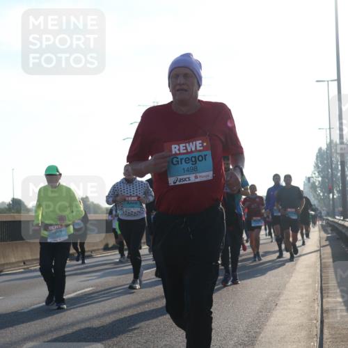 03.10.2025 - Köhlbrandbrückenlauf Luisa Fischer http://msf.ph/oto/8991952 03.10.2025 10:17:10 Position 3 1498, 1 meine-sportfotos.de