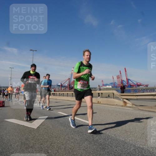 03.10.2025 - Köhlbrandbrückenlauf Matties Gatica Varas http://msf.ph/oto/8991961 03.10.2025 12:43:26 Position 2 5705 meine-sportfotos.de