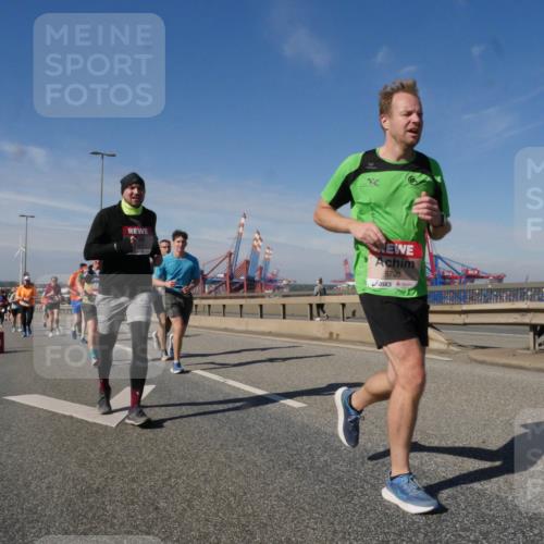 03.10.2025 - Köhlbrandbrückenlauf Matties Gatica Varas http://msf.ph/oto/8991965 03.10.2025 12:43:26 Position 2 5705 meine-sportfotos.de