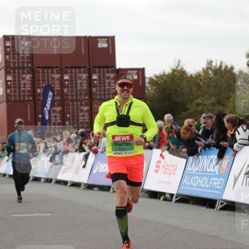03.10.2025 - Köhlbrandbrückenlauf Yannick Fuchs http://msf.ph/oto/8991969 03.10.2025 16:03:10 Ziel 7016, 7098, 7231, 7265, 7290, 7300, 7721, 8994, 9569, 9570, 9657 meine-sportfotos.de