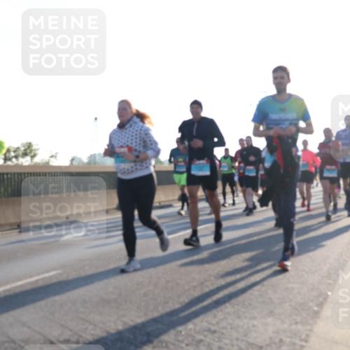 03.10.2025 - Köhlbrandbrückenlauf Luisa Fischer http://msf.ph/oto/8991975 03.10.2025 10:17:12 Position 3  meine-sportfotos.de