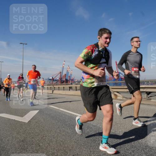03.10.2025 - Köhlbrandbrückenlauf Matties Gatica Varas http://msf.ph/oto/8991985 03.10.2025 12:43:29 Position 2 4262, 118 meine-sportfotos.de