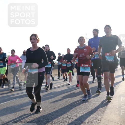 03.10.2025 - Köhlbrandbrückenlauf Luisa Fischer http://msf.ph/oto/8992001 03.10.2025 10:17:15 Position 3 2825, 3168, 1363, 1501 meine-sportfotos.de